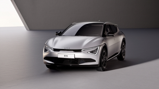 [car] Ȯ ޶ ̹þ Ÿ ۷ι ۾ `EV6` κк  
